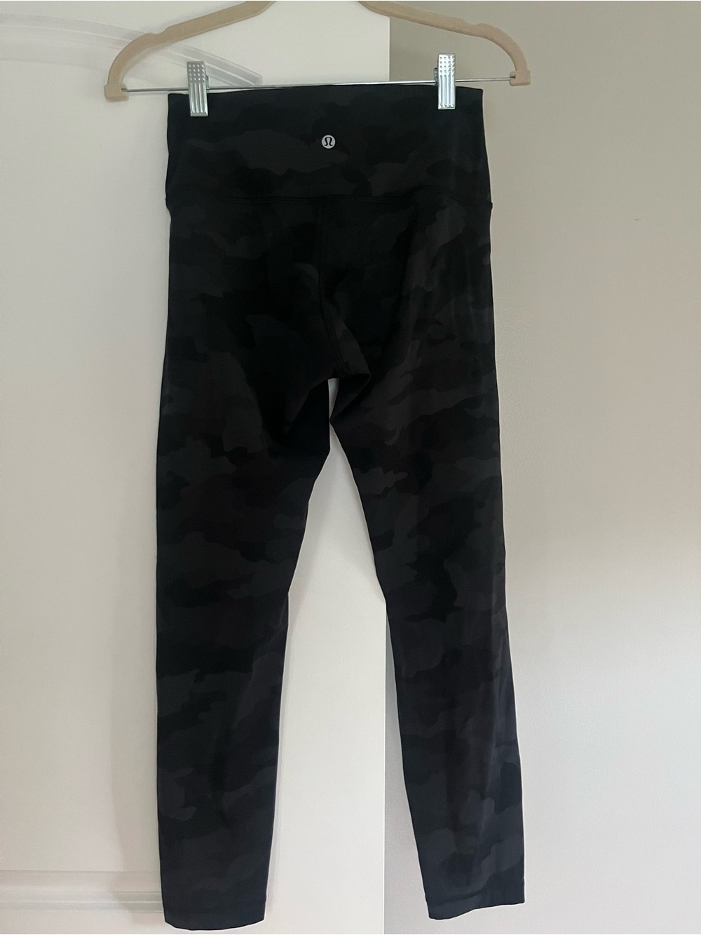 Lululemon - Picture 4 of 6